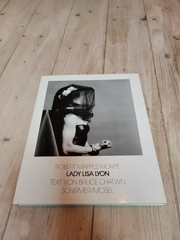 Lady Lisa Lyon / Robert Mapplethorpe (White Borders)
