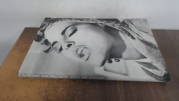 Snaps / Ellen Von Unwerth